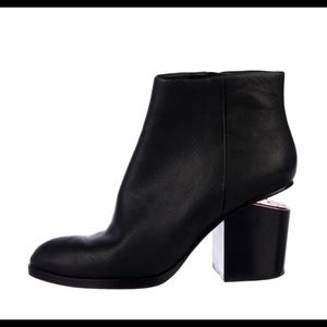 Alexander Wang Gabi Boot in Black (Rose gold)